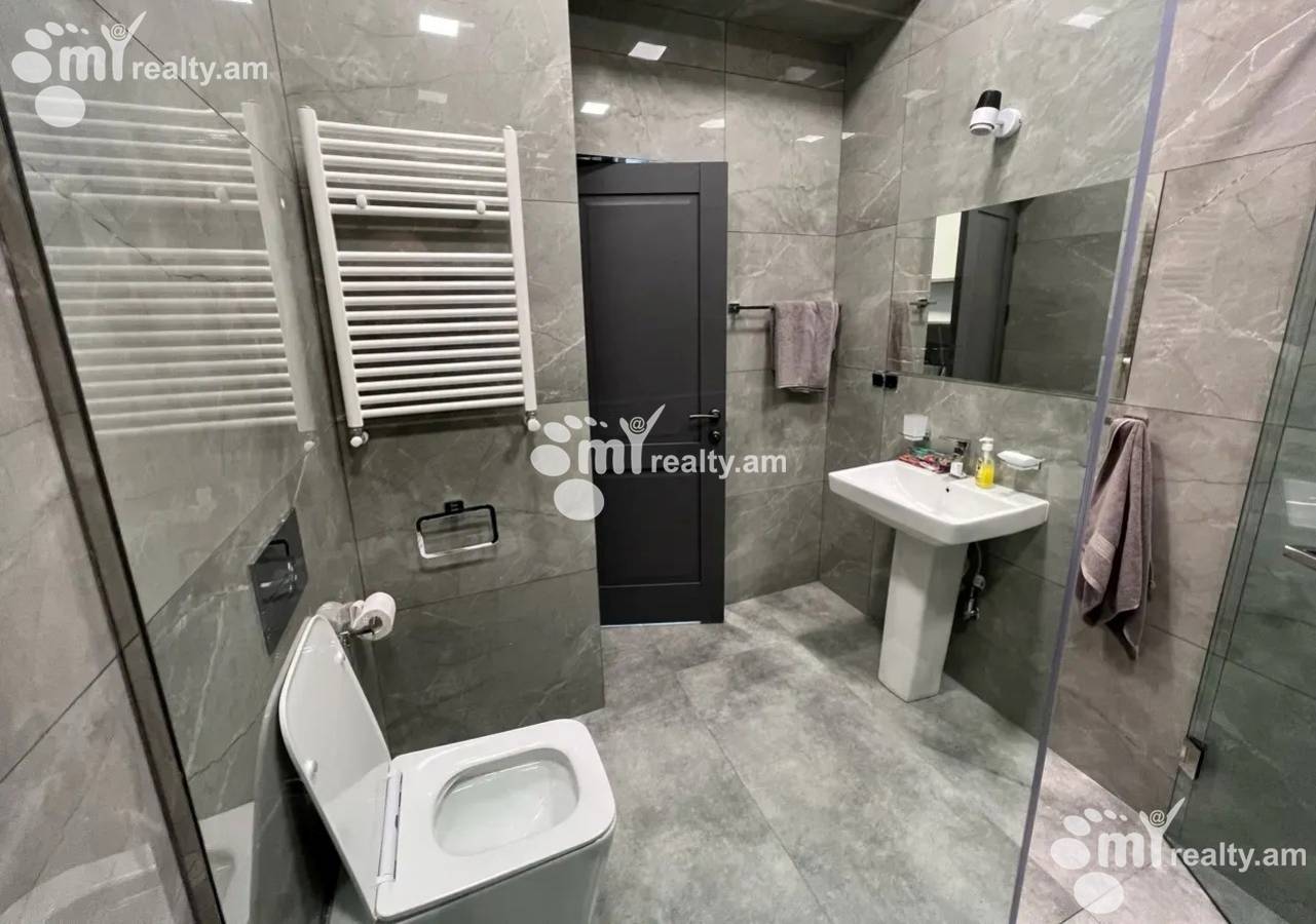 4 bedroom apartment for rent خیابان ماشتوتس, مرکز شهر ایروان, 156286