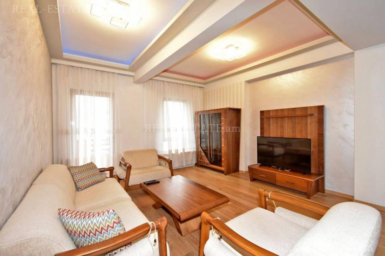 4 bedroom apartment for rent Leo St, Center Yerevan, 128238