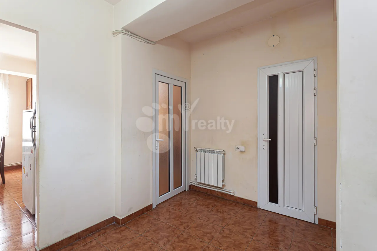 2 bedroom apartment for sale Vratsyan St, Center Yerevan, 161741