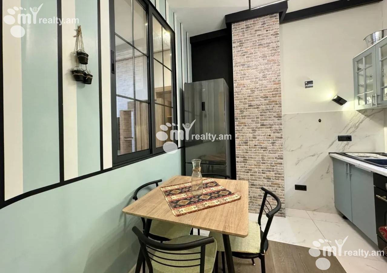 3 bedroom apartment for sale خیابان گِریبودوف, عربگیر ایروان, 158122