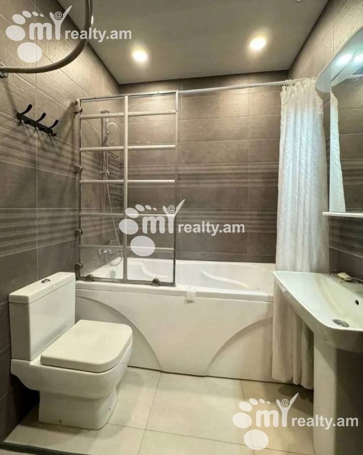 3 bedroom apartment for sale خیابان گِریبودوف, عربگیر ایروان, 158122