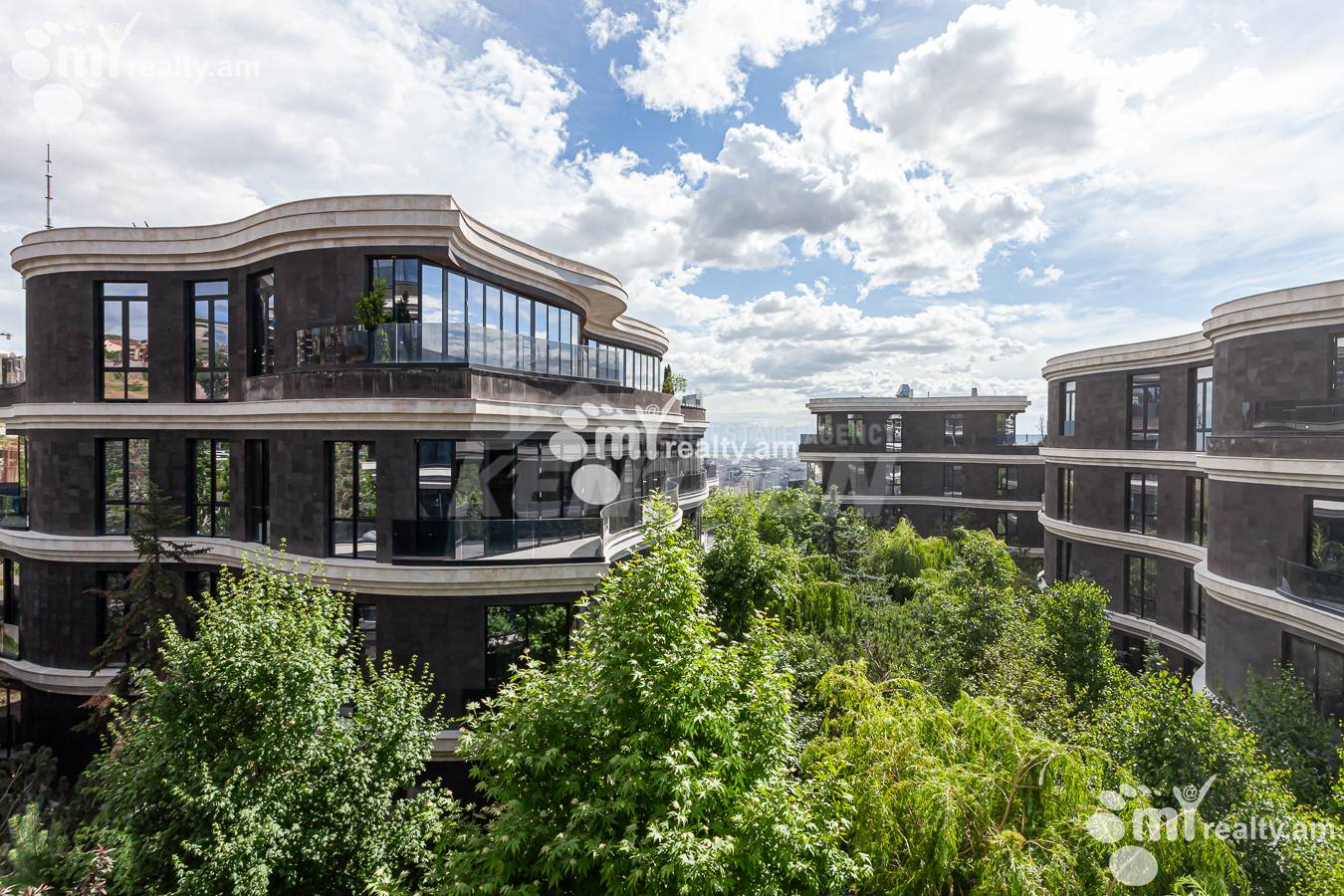 3 սենյականոց բնակարան  Գ. Հովսեփյան փող, Նորք-Մարաշ Երևան, 155575