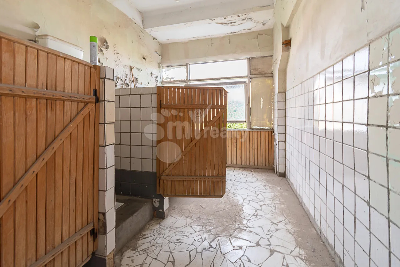 Commercial property for sale Fuchik St, Ajapnyak Yerevan, 160372