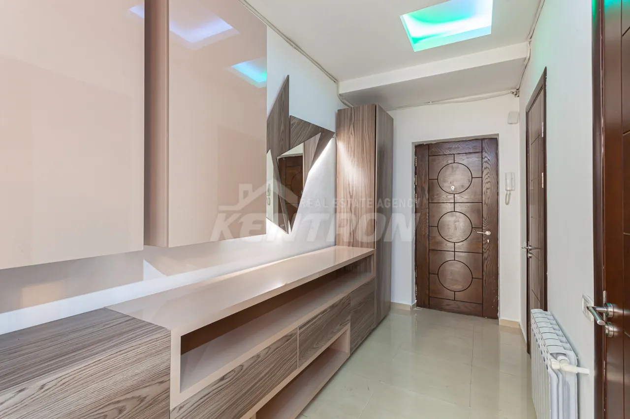 3 bedroom apartment for rent rue d'Abovyan, Center Yerevan, 158977