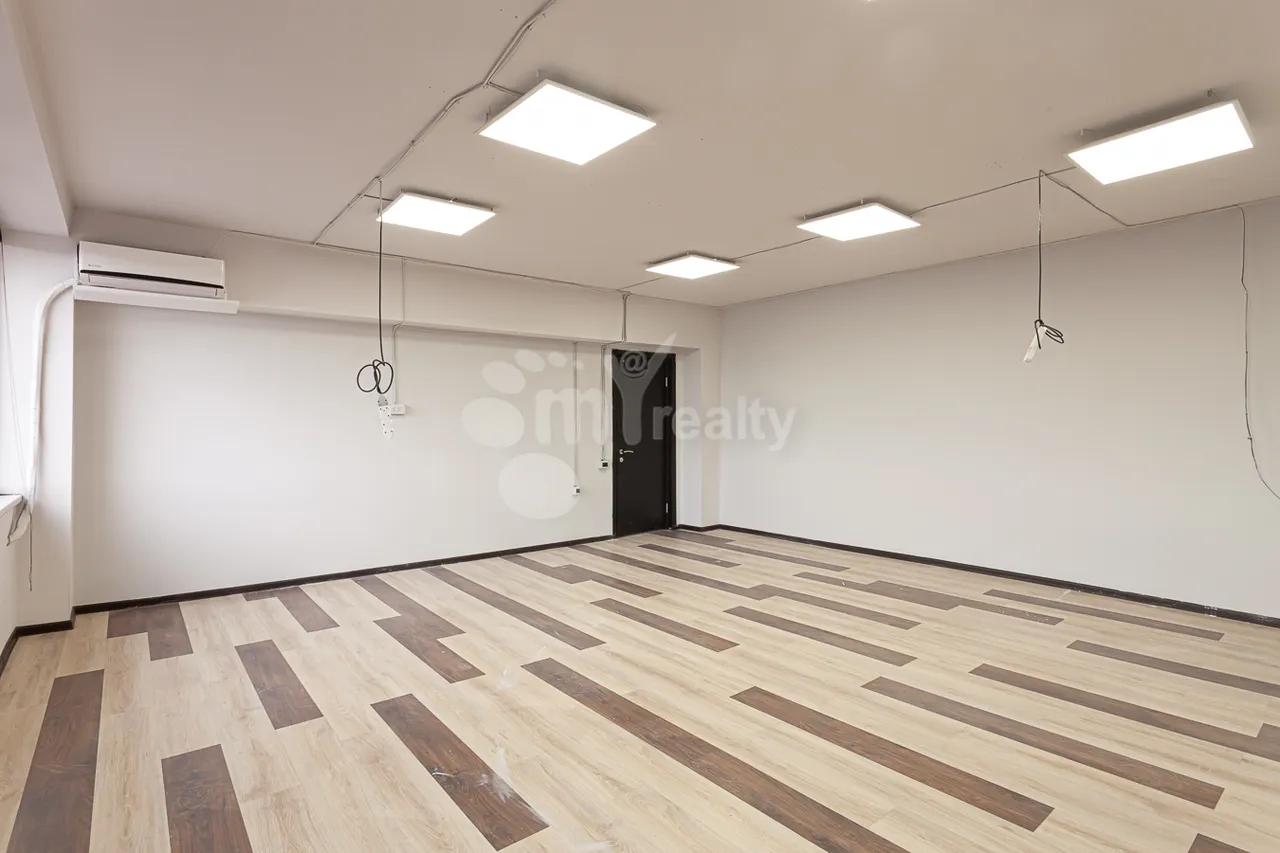 Commercial property for rent Hr.Kochar St, Arabkir Yerevan, 160951