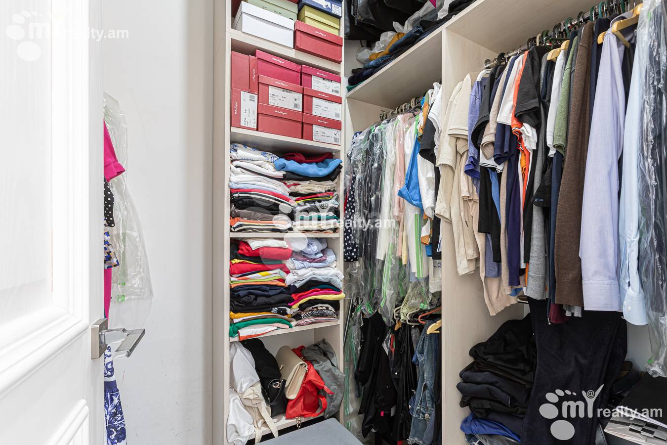 4 bedroom apartment for sale خیابان آدونس, عربگیر ایروان, 156083