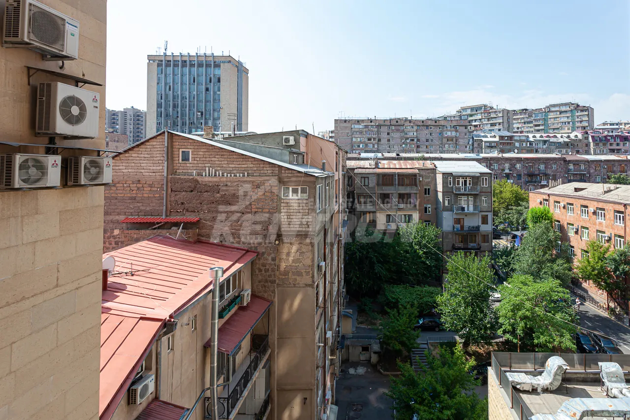 3 bedroom apartment for sale Aram St, Center Yerevan, 157330