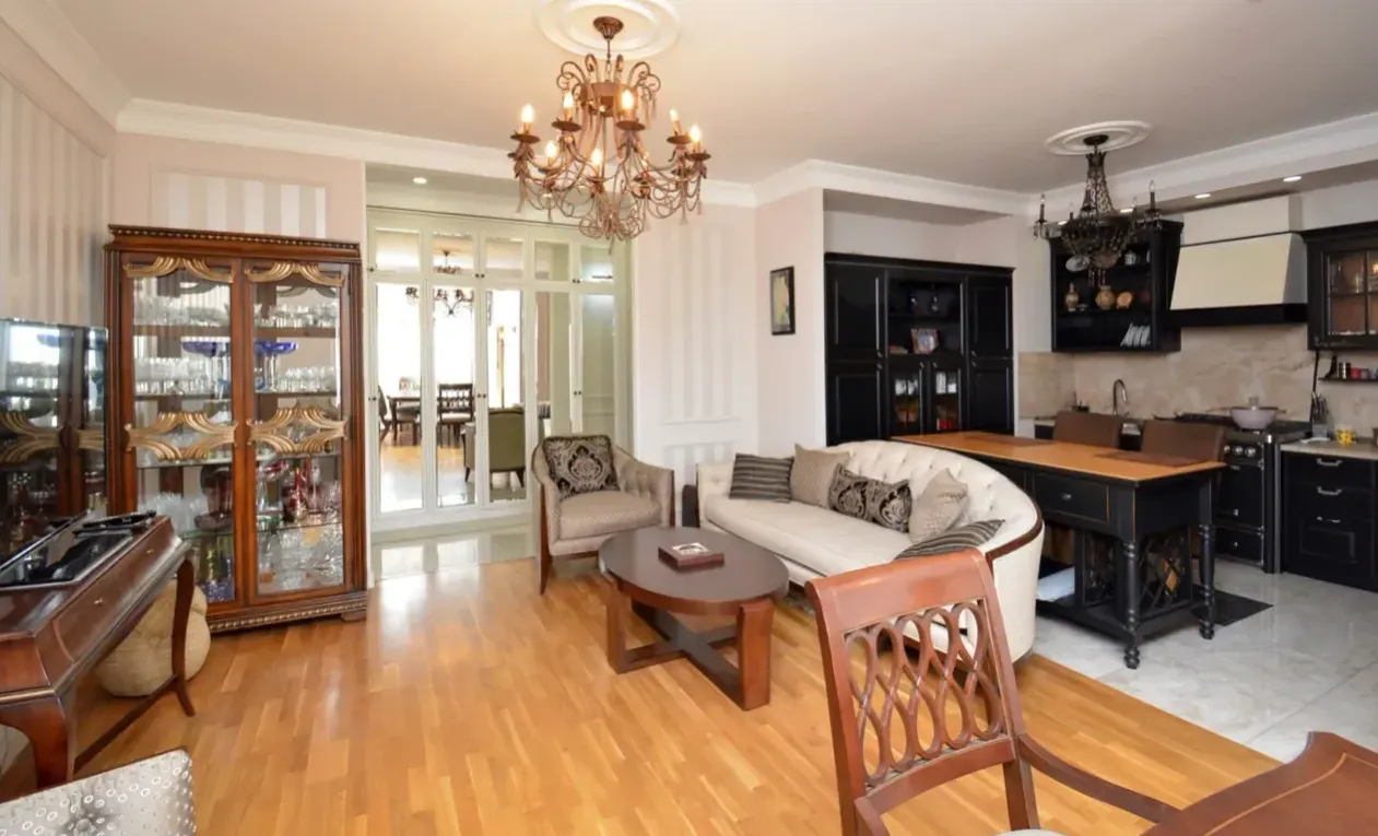 3 bedroom apartment for rent Tamanyan St, Center Yerevan, 161969
