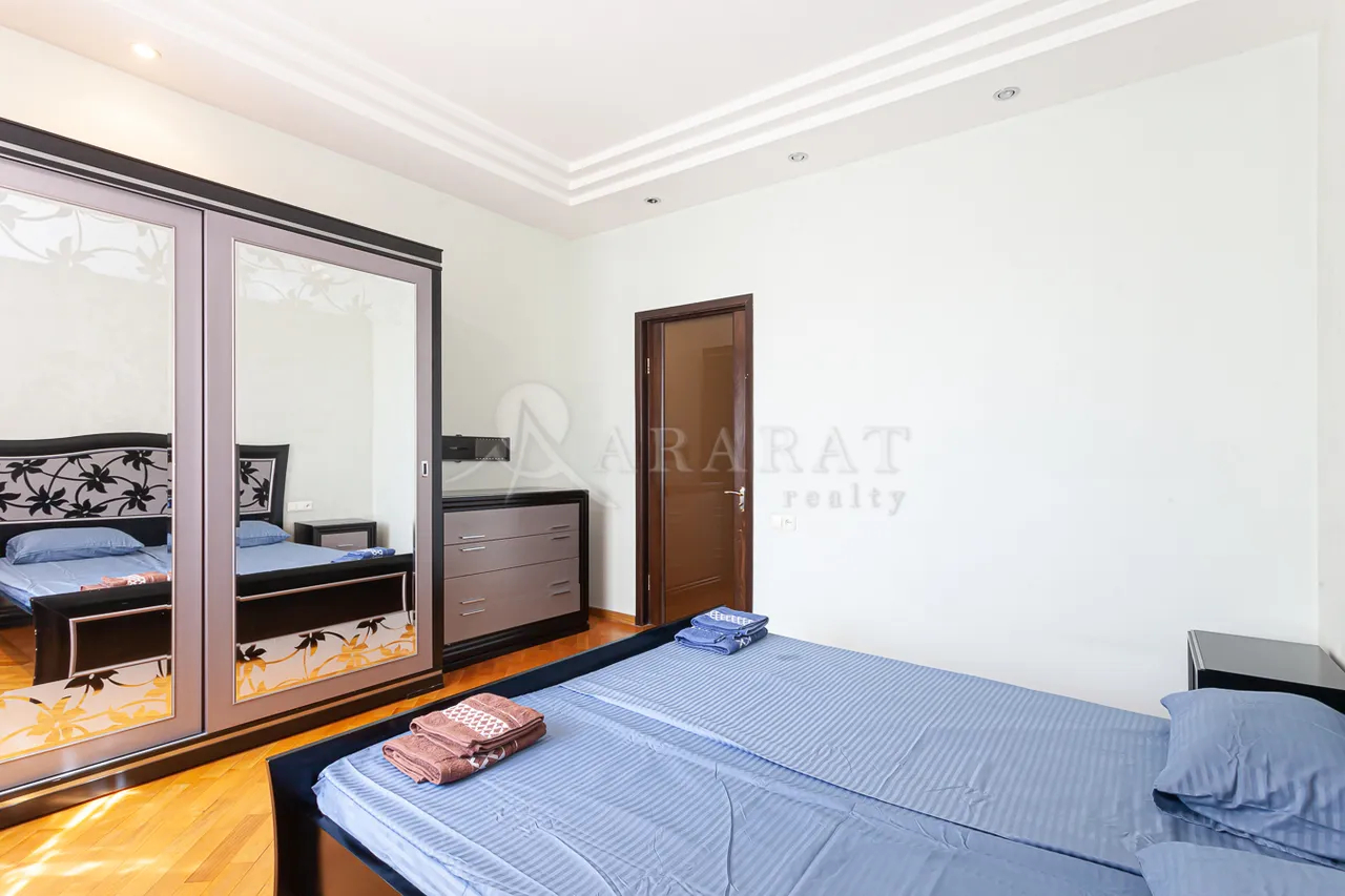 3 bedroom apartment for sale rue d'Amiryan, Center Yerevan, 158289