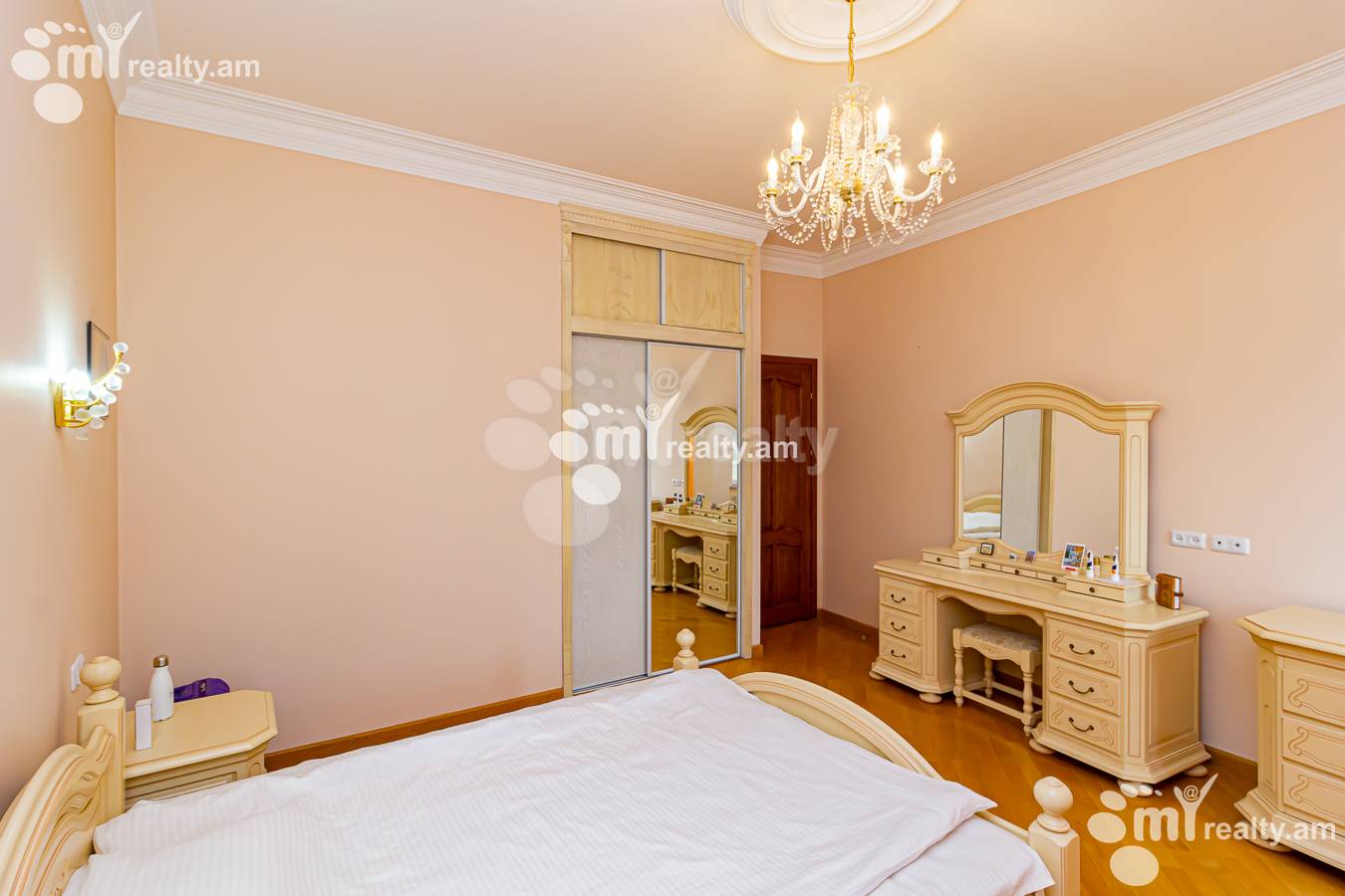 5 bedroom apartment for sale Dzorap St, Center Yerevan, 153815