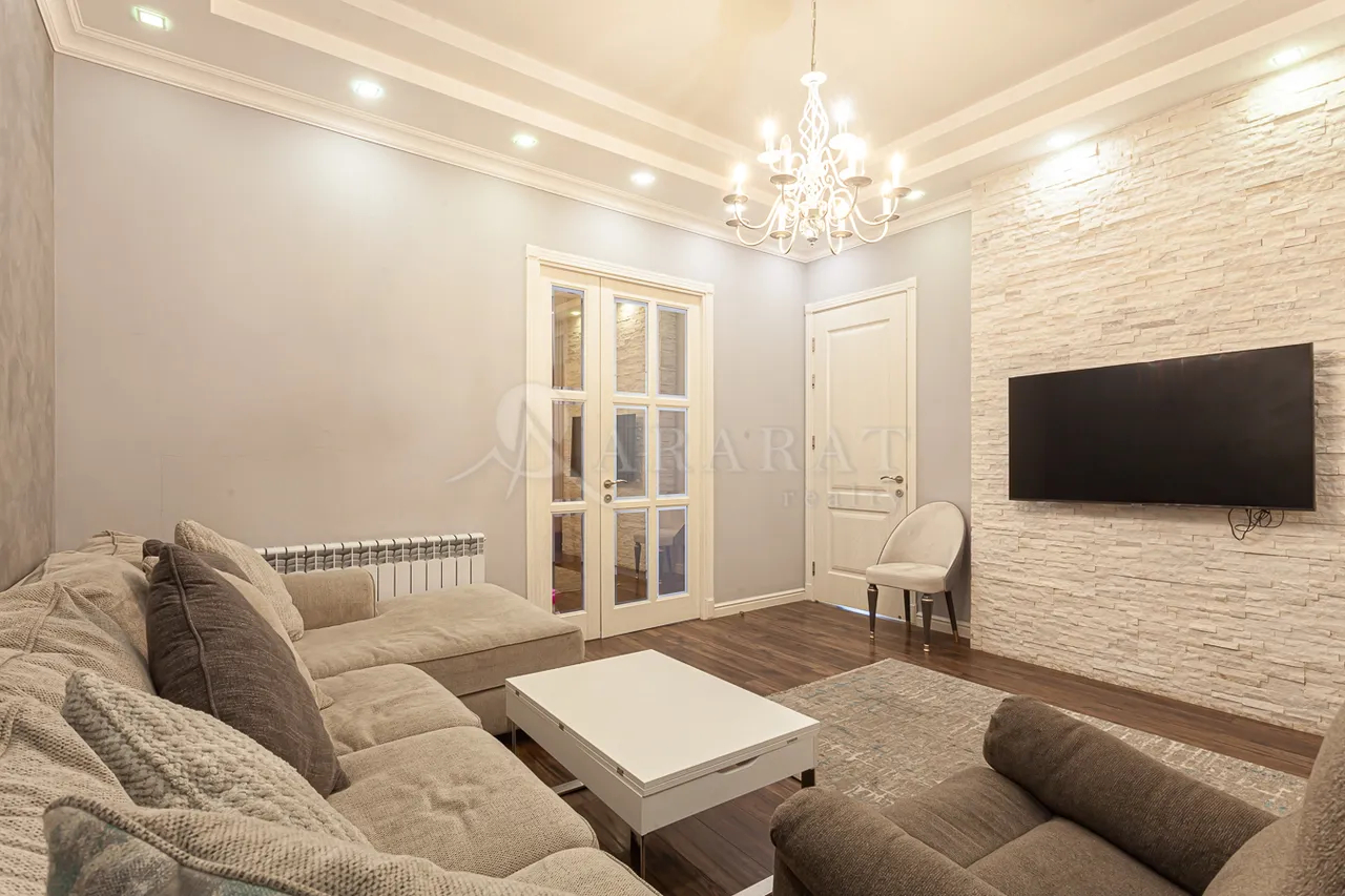 3 bedroom apartment for sale خیابان ماشتوتس, مرکز شهر ایروان, 157545