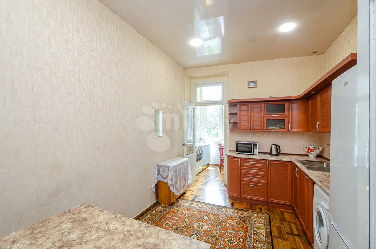 3 bedroom apartment for rent Tumanyan St, Center Yerevan, 161491