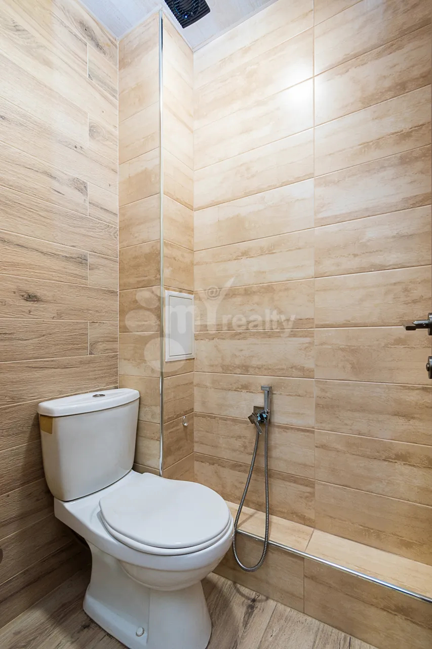 Купить 2 комнатную квартиру Амирян ул, Центр Ереван, 160240