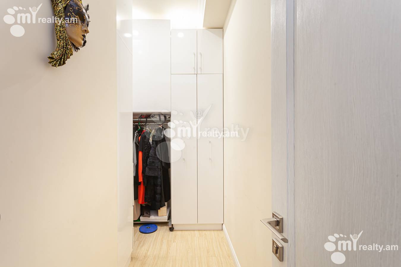 3 bedroom apartment for sale (خیابان باقرامیان (عربکیر, عربگیر ایروان, 154442