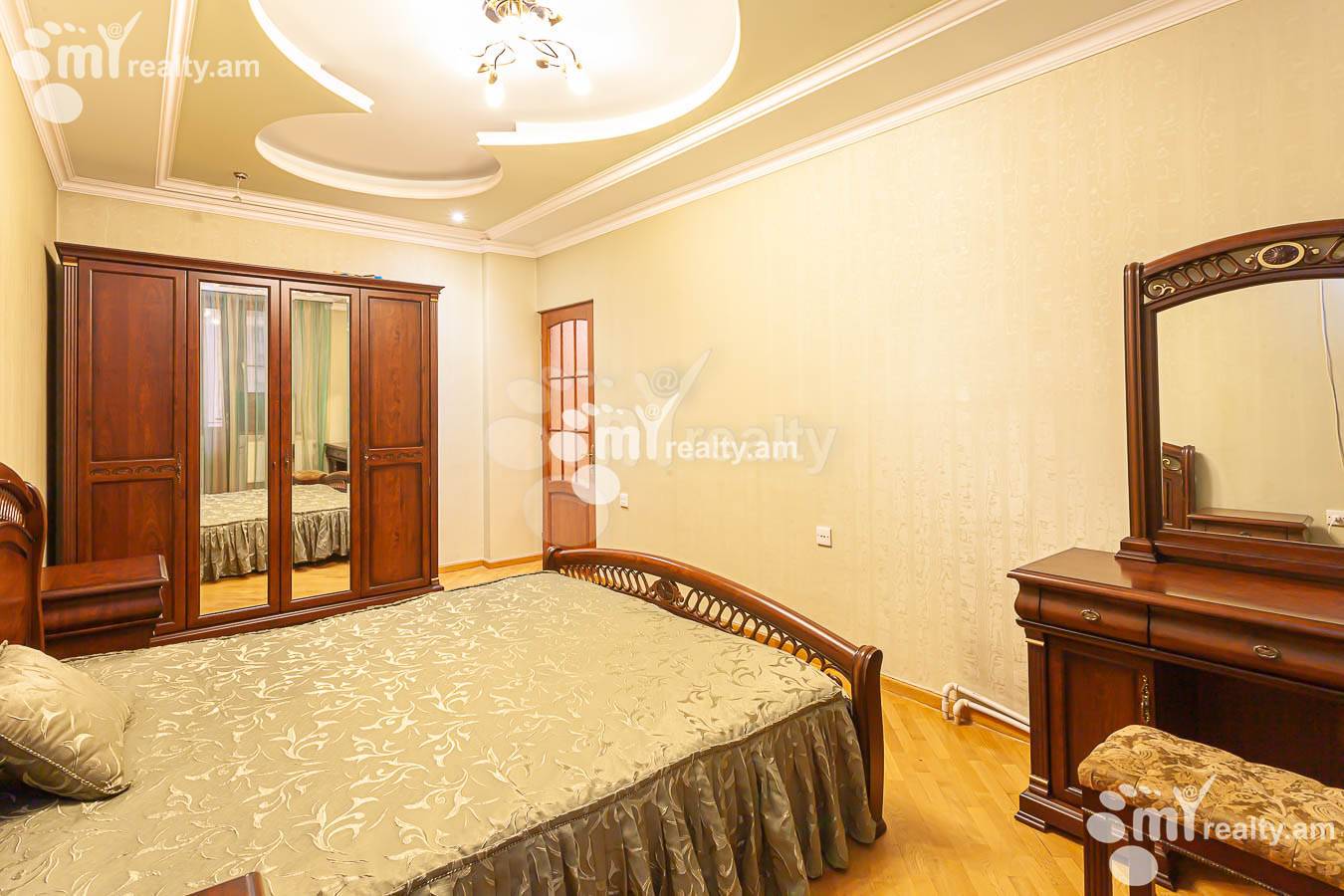 Купить 3 комнатную квартиру Екмалян ул, Центр Ереван, 153469