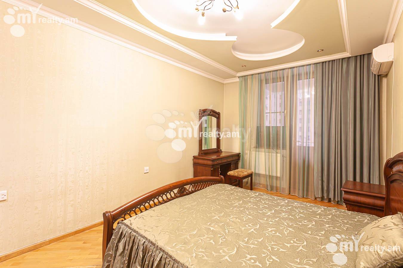 Купить 3 комнатную квартиру Екмалян ул, Центр Ереван, 153469