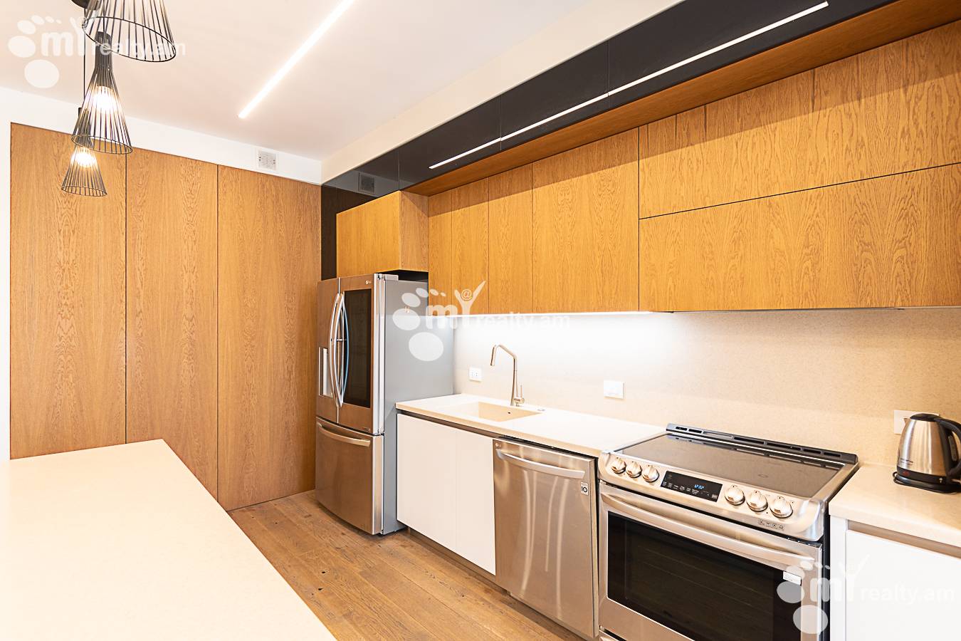 3 bedroom apartment for sale Buzand St, Center Yerevan, 143205