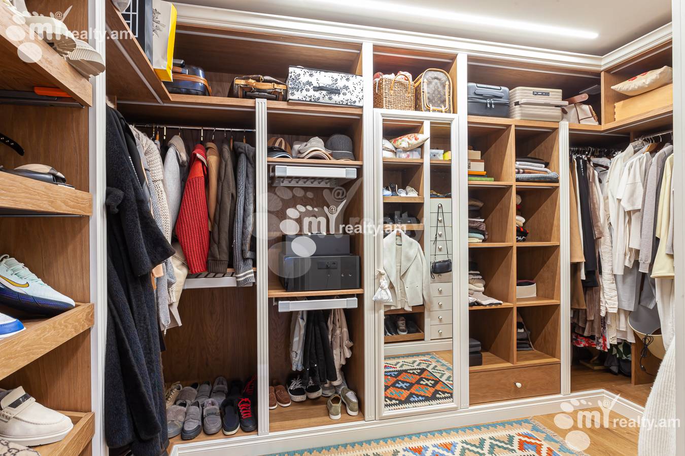 5 bedroom apartment for sale Buzand St, Center Yerevan, 154378