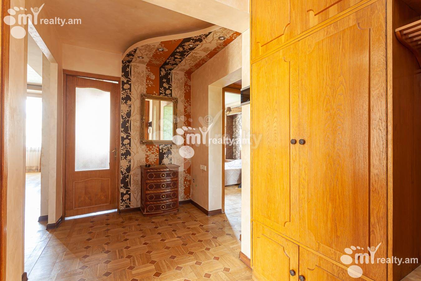 Купить 3 комнатную квартиру Арабкир 17ый ул, Арабкир Ереван, 155327