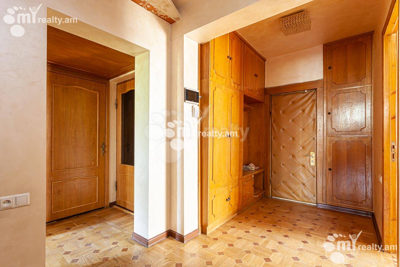 Купить 3 комнатную квартиру Арабкир 17ый ул, Арабкир Ереван, 155327
