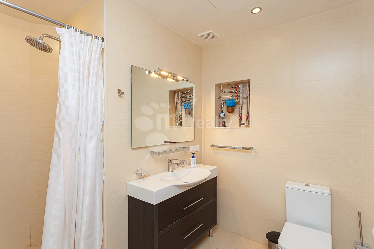 3 bedroom apartment for rent Tamanyan St, Center Yerevan, 157574