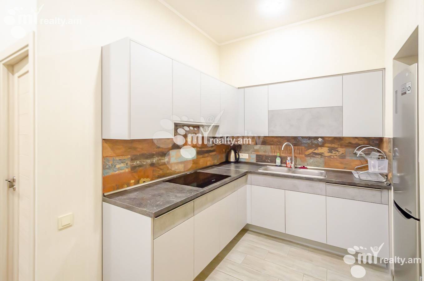 3 bedroom apartment for rent Yekmalyan St, Center Yerevan, 153561
