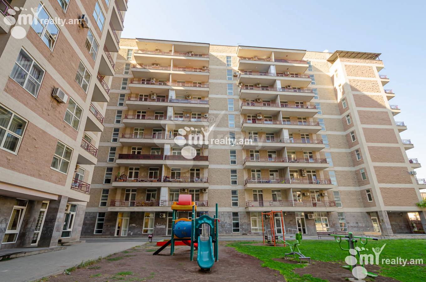4 bedroom apartment for rent Rostom St, Center Yerevan, 144583