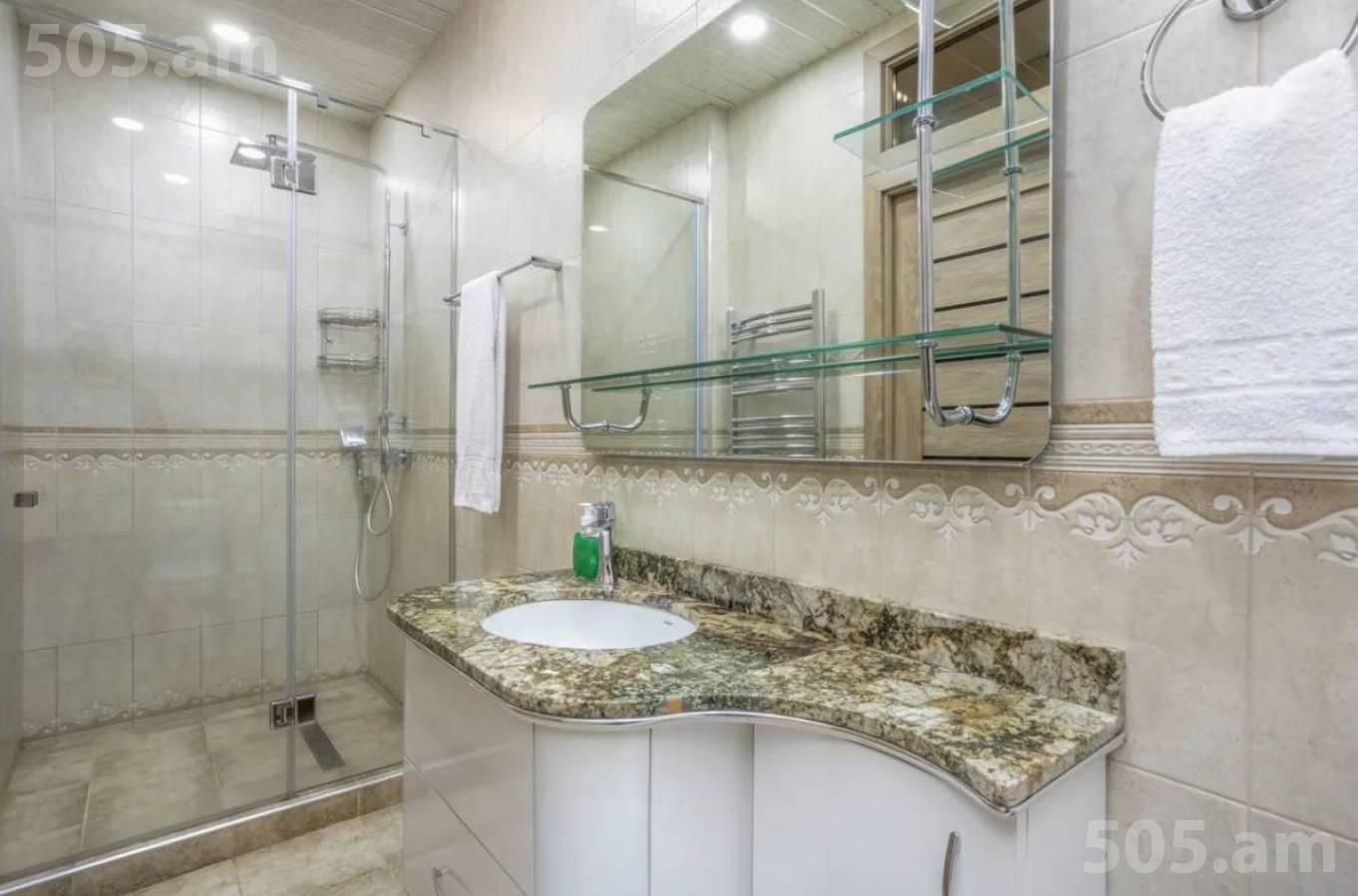 3 սենյականոց բնակարան  Բուզանդի փող, Կենտրոն Երևան, 153037