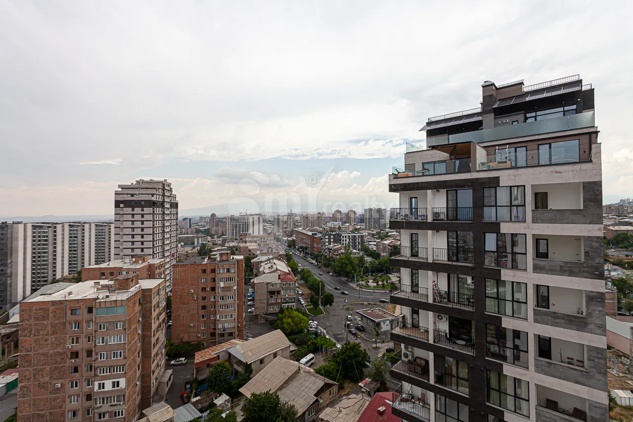 Купить 3 комнатную квартиру Гогол ул., Канакер-Зейтун Ереван, 157430
