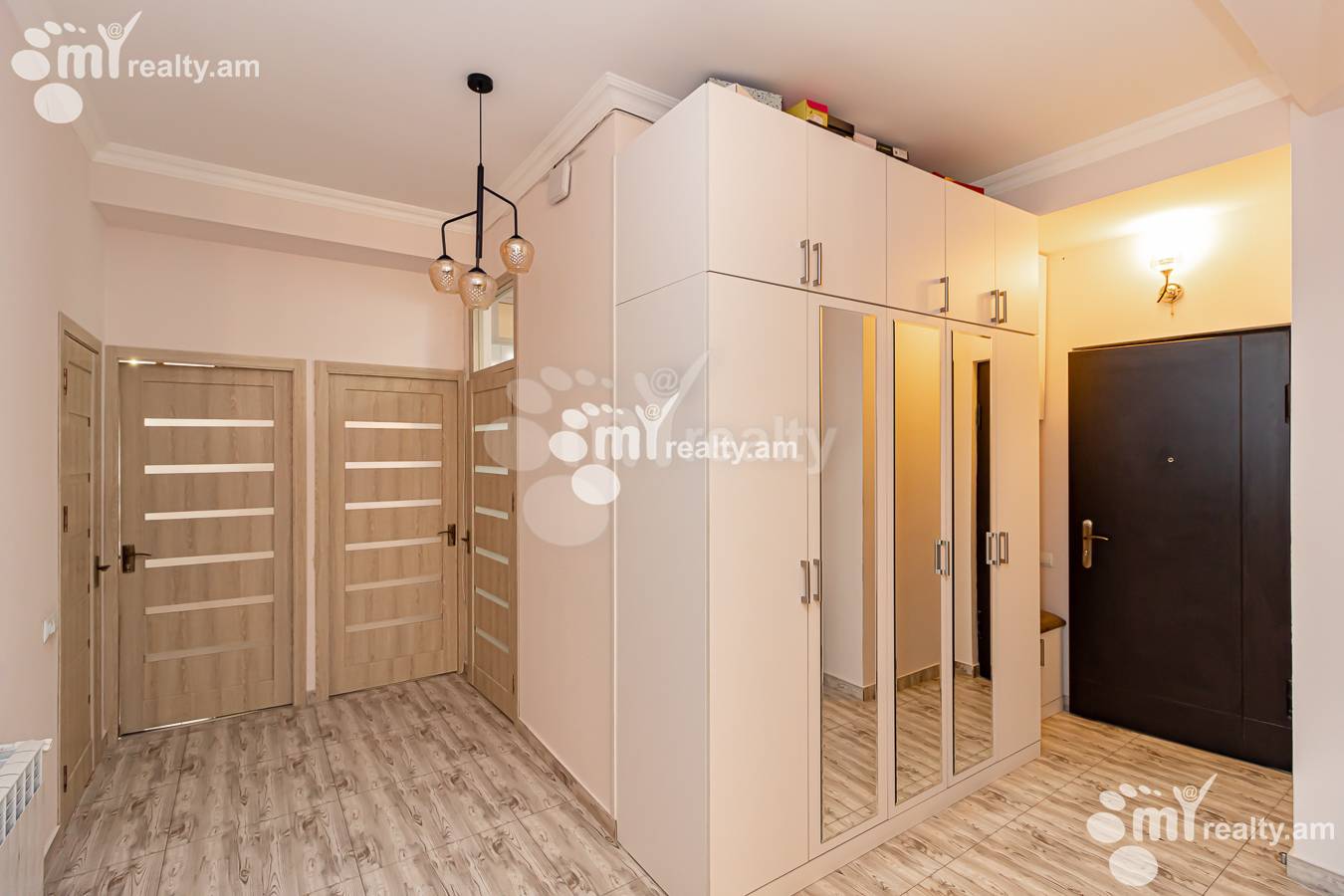 4 bedroom apartment for sale خیابان آدونس, عربگیر ایروان, 151534