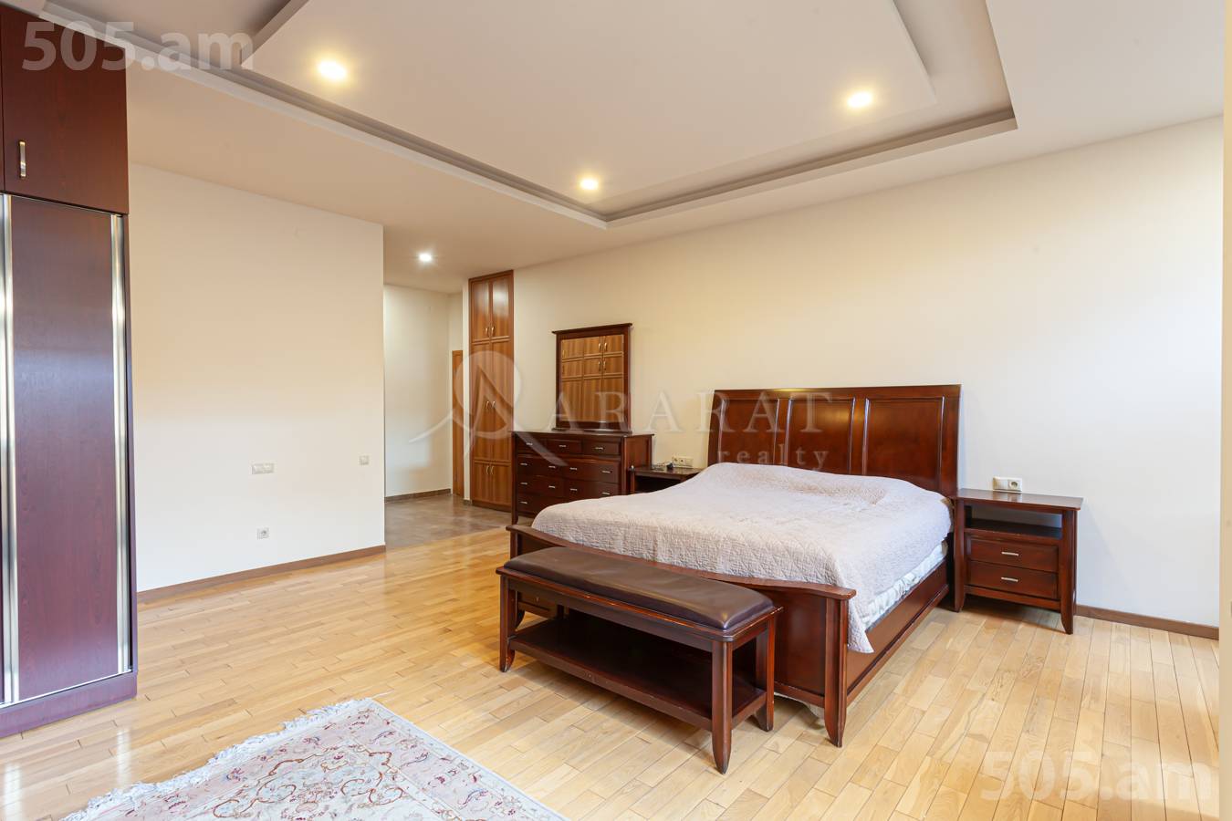 4 bedroom apartment for rent Azatutyan Ave, Arabkir Yerevan, 154351