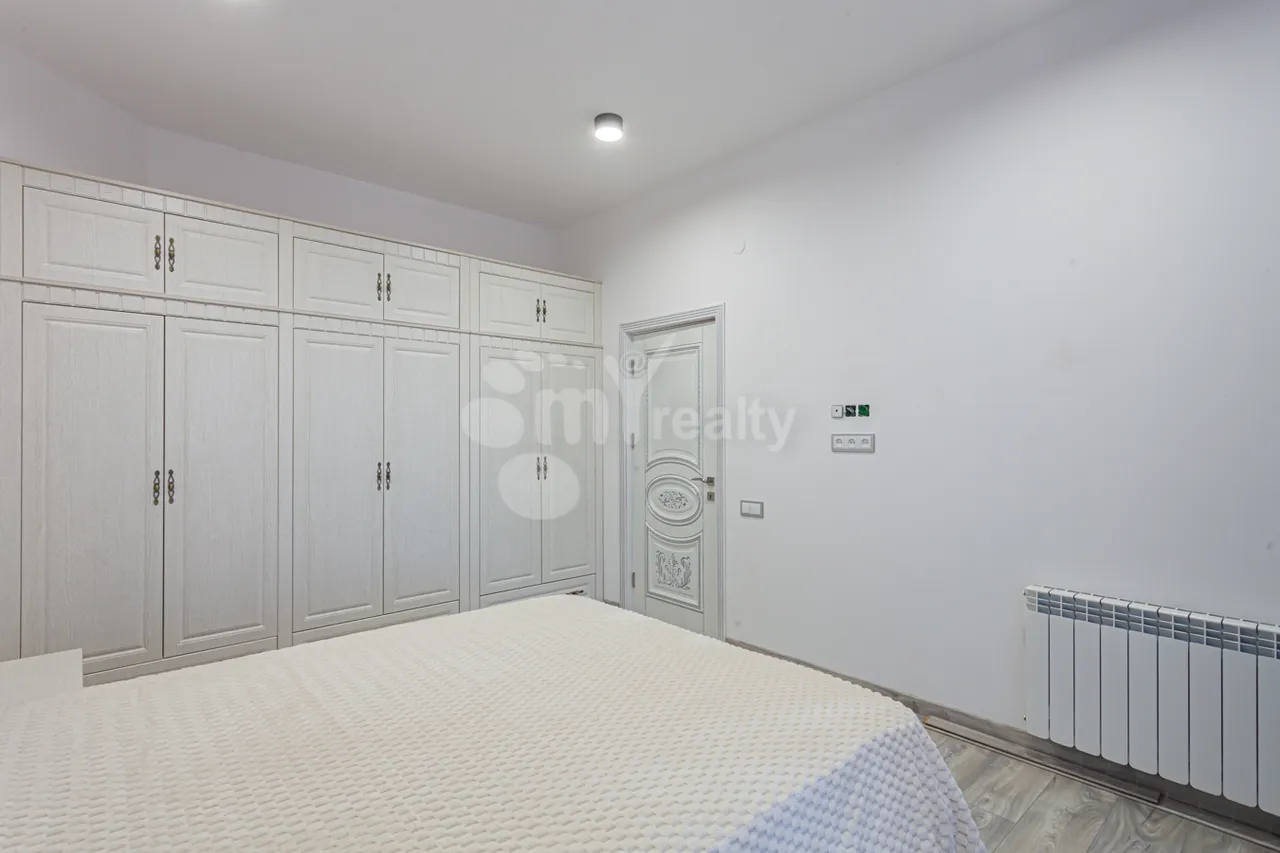 Снять 3 комнатную квартиру Паронян ул, Центр Ереван, 157980