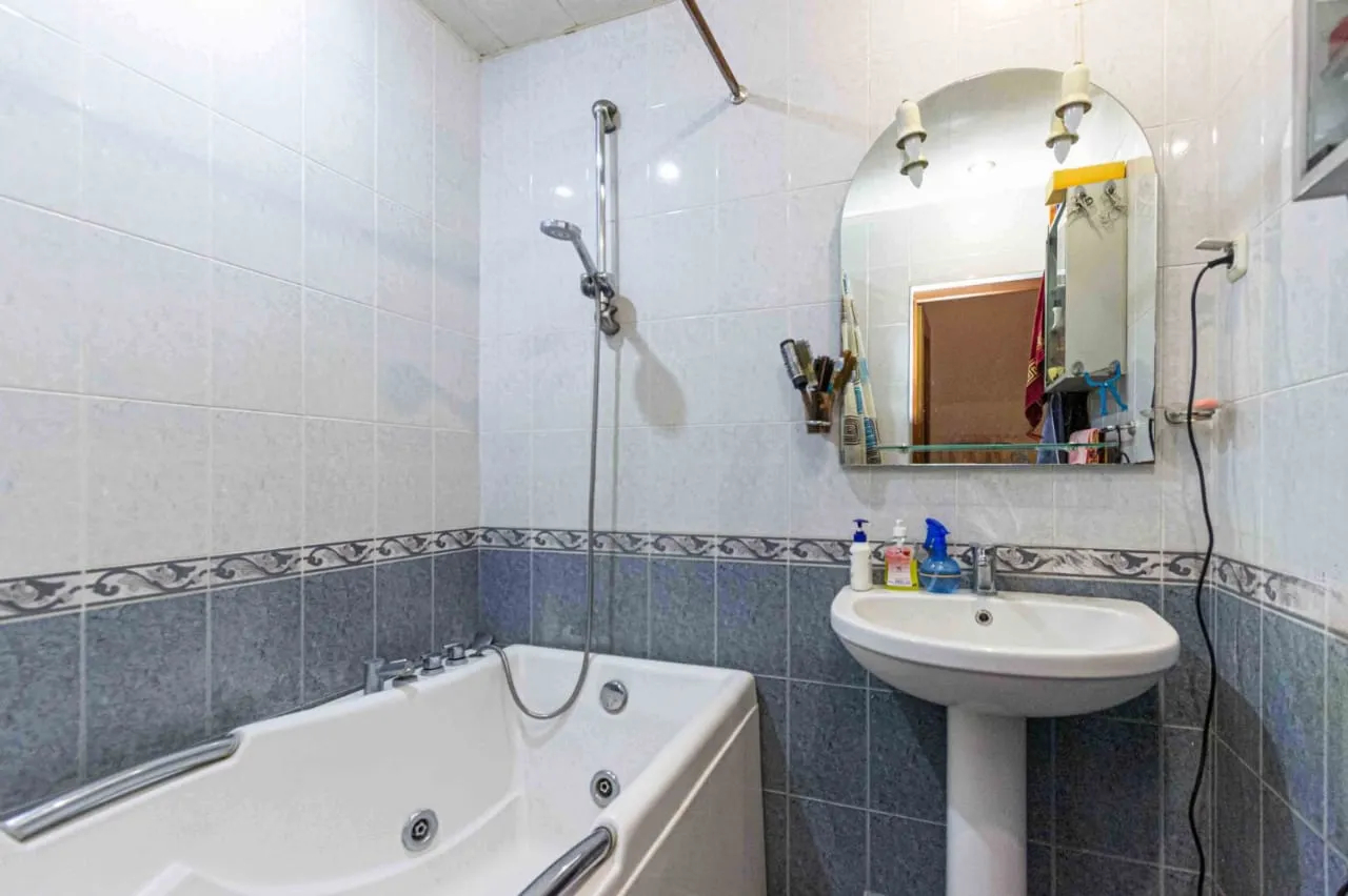 4 bedroom apartment for sale Leninakan St, Adjapnyak Yerevan, 160232