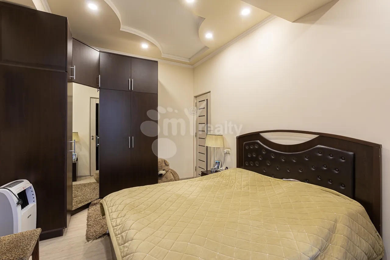 4 սենյականոց բնակարան  Գյուլիքևխյան փող, Նոր Նորք Երևան, 159626