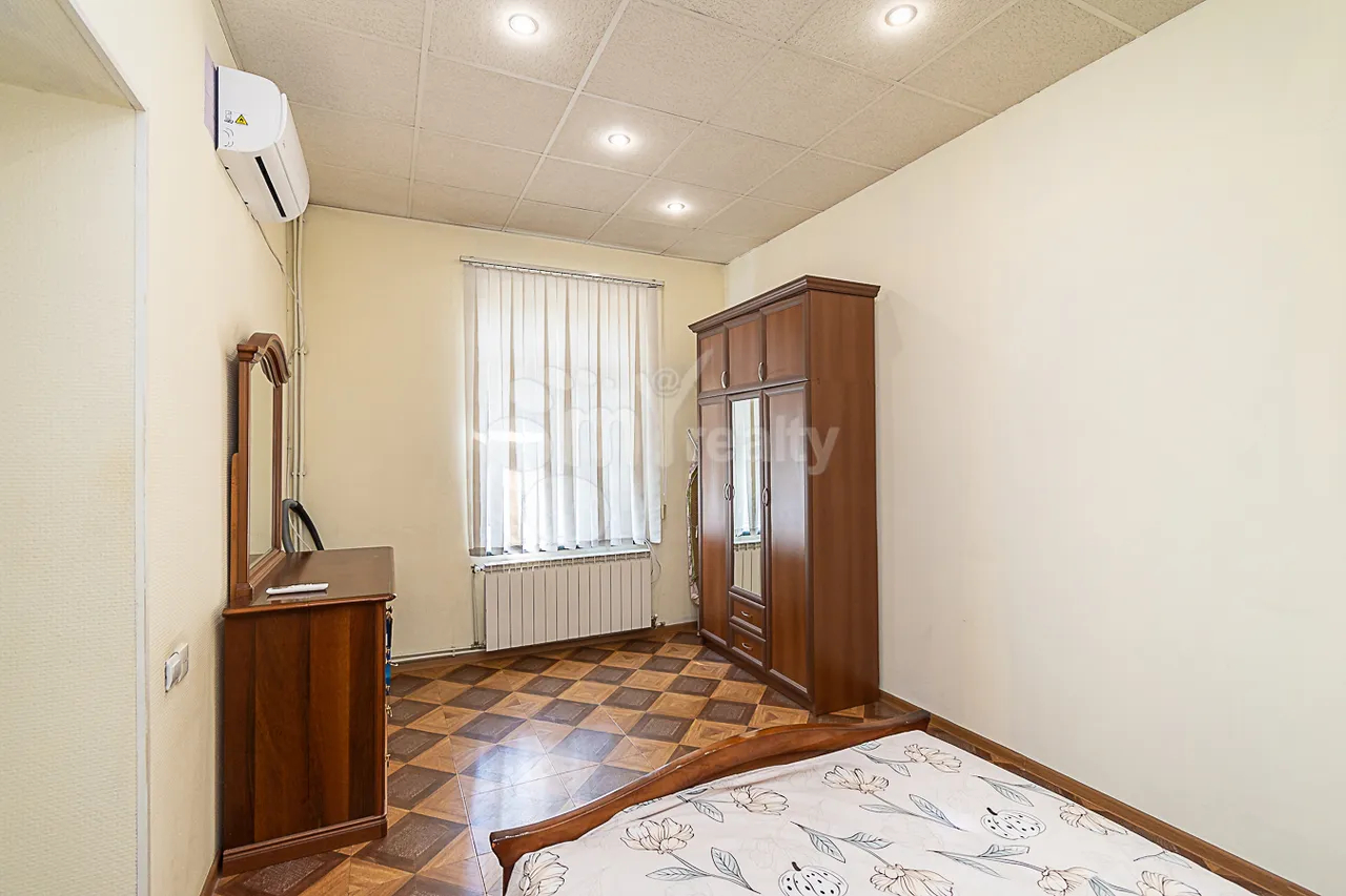 2 bedroom apartment for rent Moskovyan St, Center Yerevan, 161619