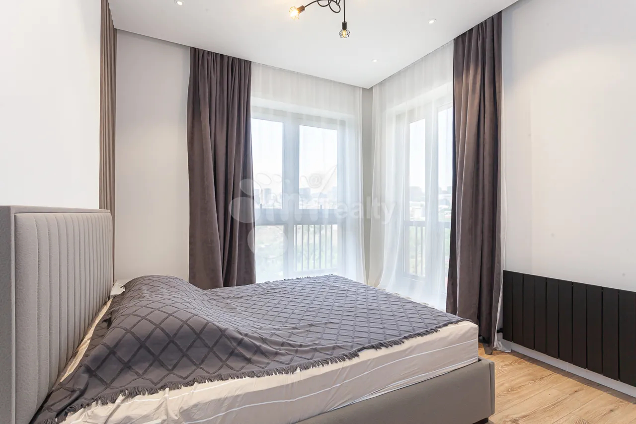 3 bedroom apartment for sale خیابان پارونیان, مرکز شهر ایروان, 157376