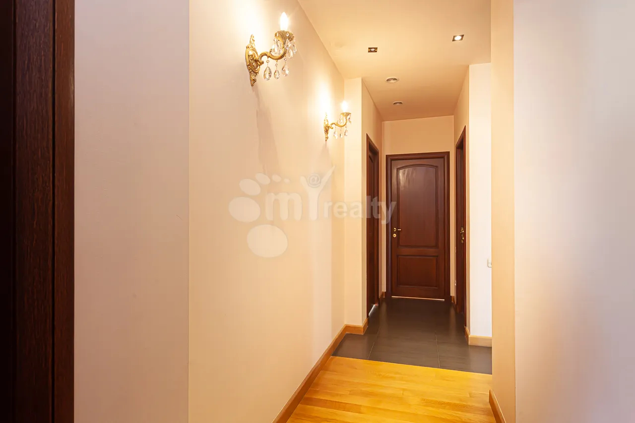 4 bedroom apartment for sale D. Demirchyan St, Center Yerevan, 161661