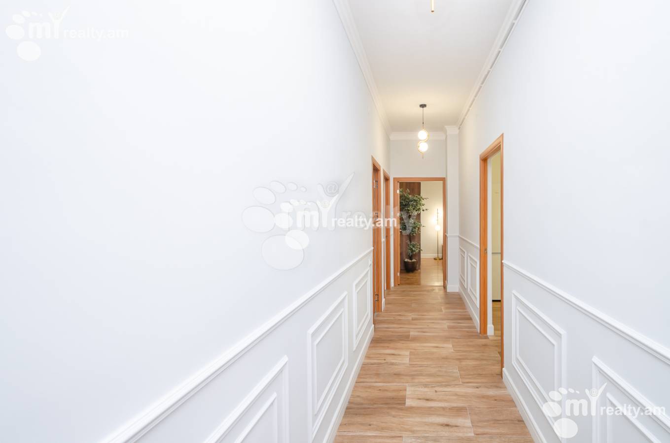 4 սենյականոց բնակարան  Մ․ Մելքոնյան փող, Կենտրոն Երևան, 155076