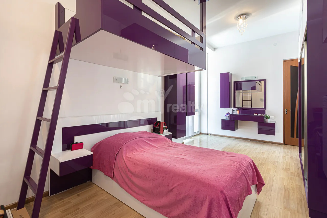 3 bedroom apartment for sale Aram St, Center Yerevan, 158034