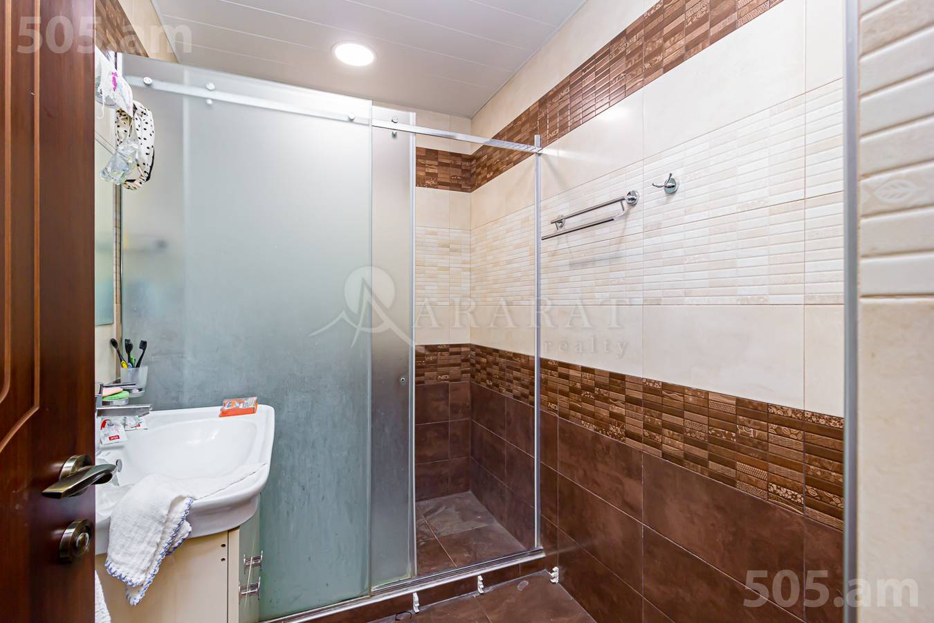 3 bedroom apartment for sale خیابان اِ. کوچار, مرکز شهر ایروان, 152485