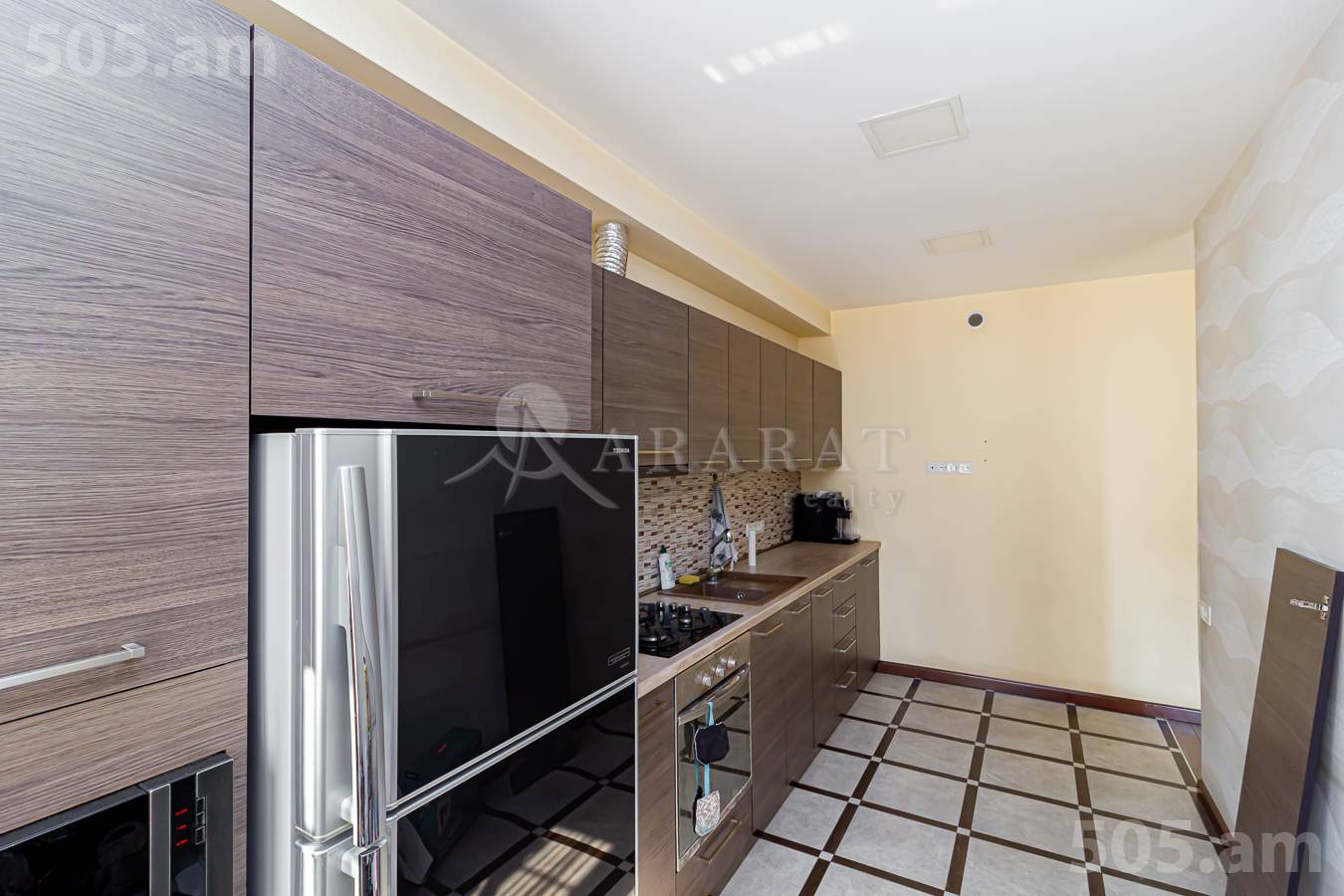 3 bedroom apartment for sale خیابان اِ. کوچار, مرکز شهر ایروان, 152485