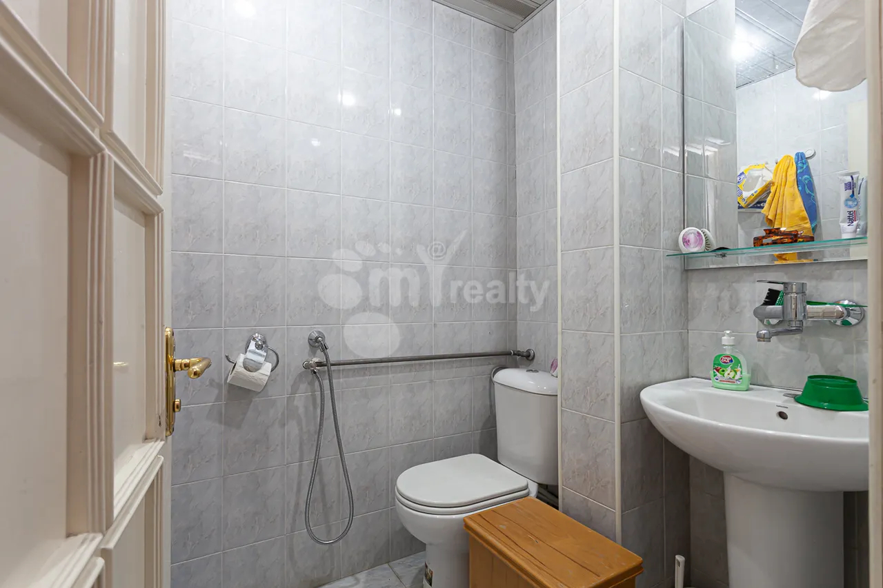 3 bedroom apartment for sale Mashtots Ave, Center Yerevan, 159983