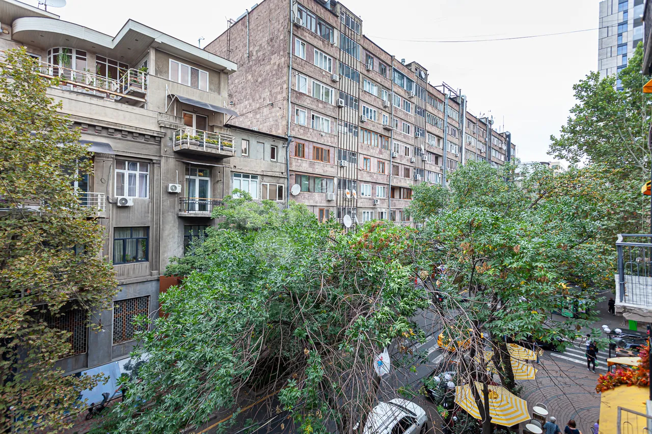 3 bedroom apartment for rent Pushkin St, Center Yerevan, 161840