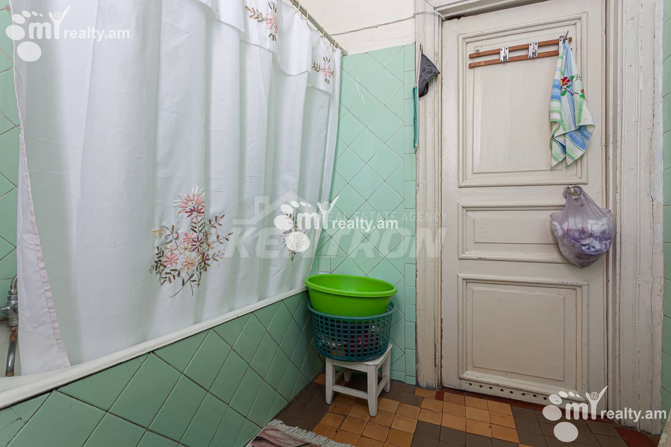 3 bedroom apartment for sale خیابان نعلبندیان, مرکز شهر ایروان, 155702