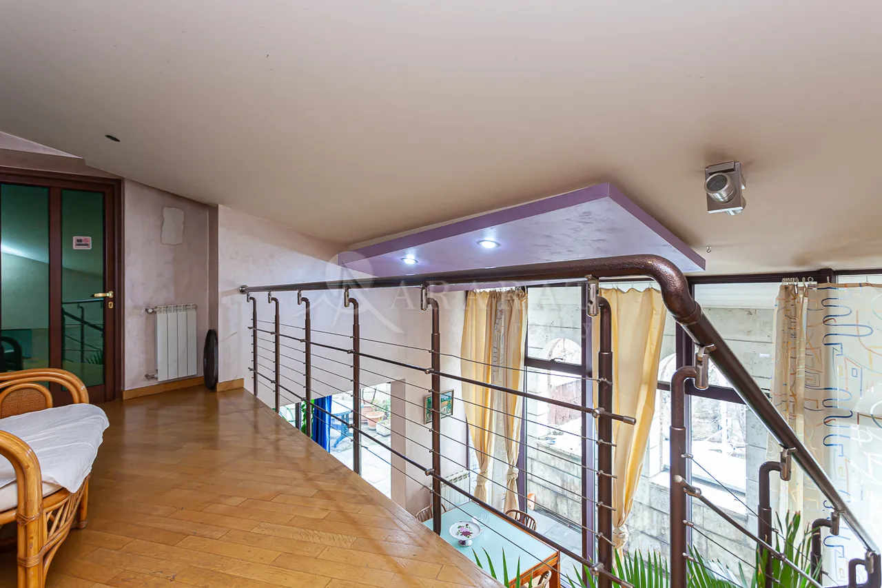 5 bedroom apartment for rent Teryan St, Center Yerevan, 158099