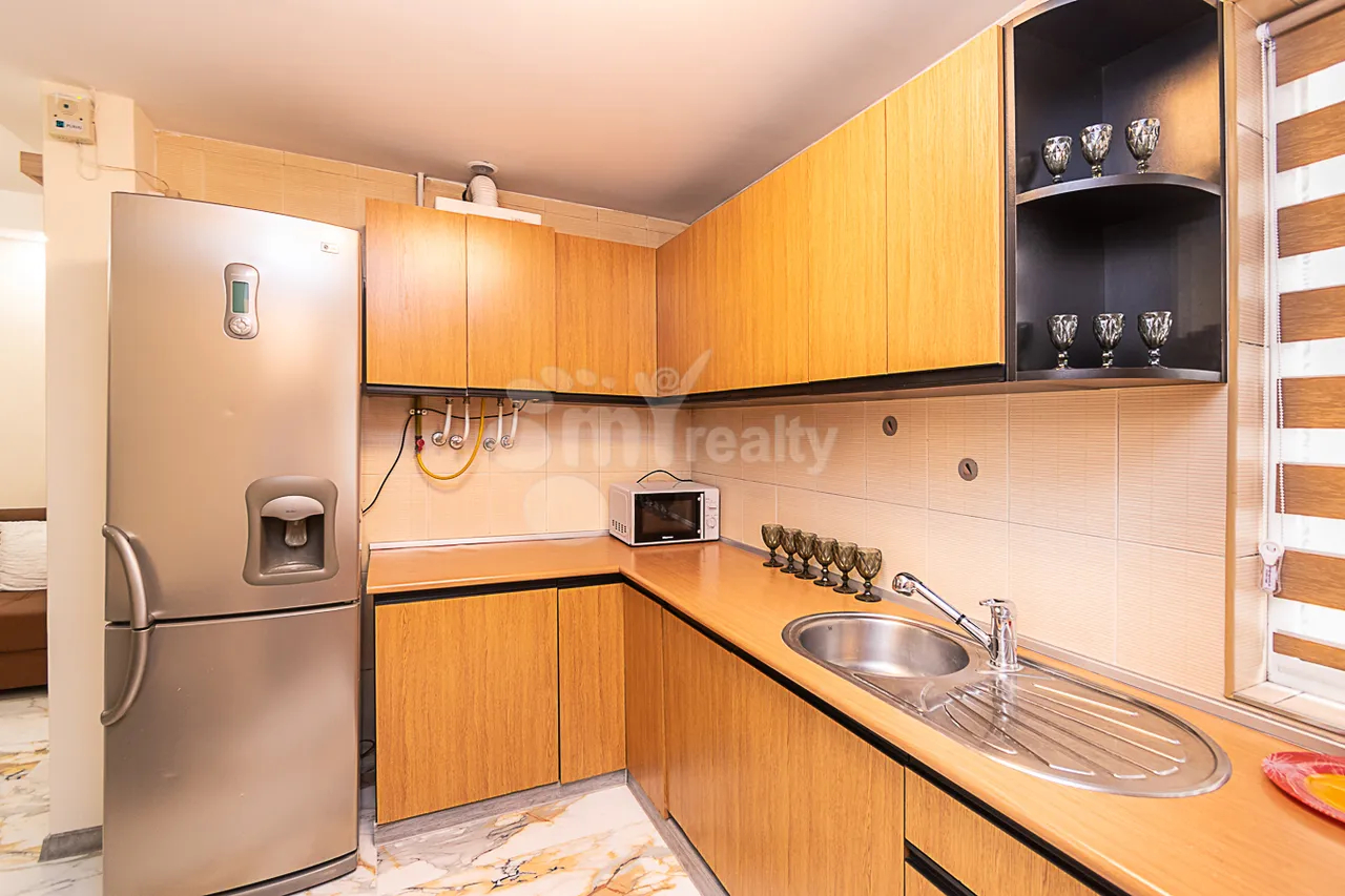 3 bedroom apartment for rent Aram St, Center Yerevan, 162020