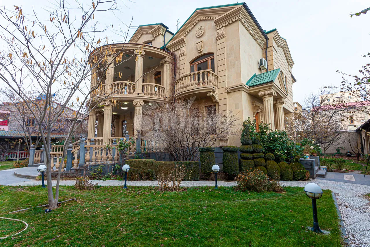 House for sale Pirumyans St, Davtachène Yerevan, 157263