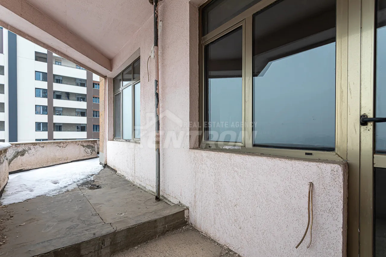 4 bedroom apartment for sale خیابان تِسی تِسِرناکابِرد, مرکز شهر ایروان, 159228