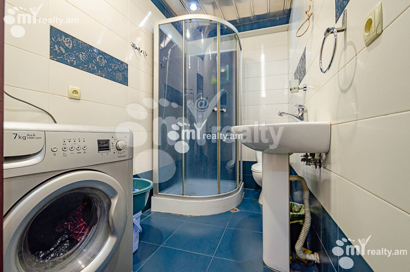 Купить 3 комнатную квартиру М.Хоренаци ул, Центр Ереван, 136398