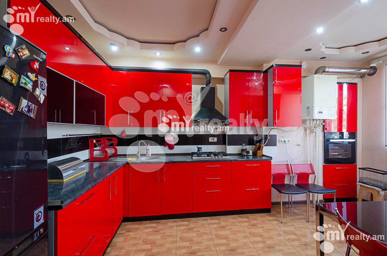 Купить 3 комнатную квартиру М.Хоренаци ул, Центр Ереван, 136398